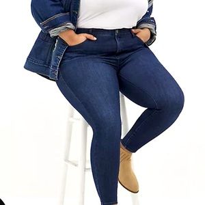 Torrid Sky High Skinny Jeans 👩🏼‍💼